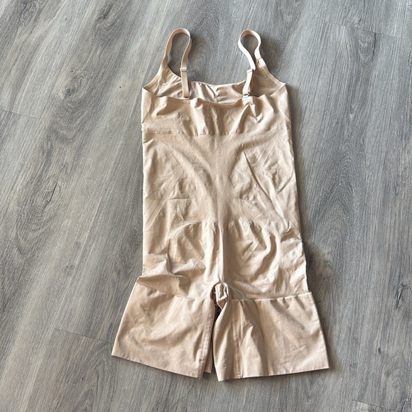 Women's Cream Shapewear Bodysuit size XL - Picture 7 of 10